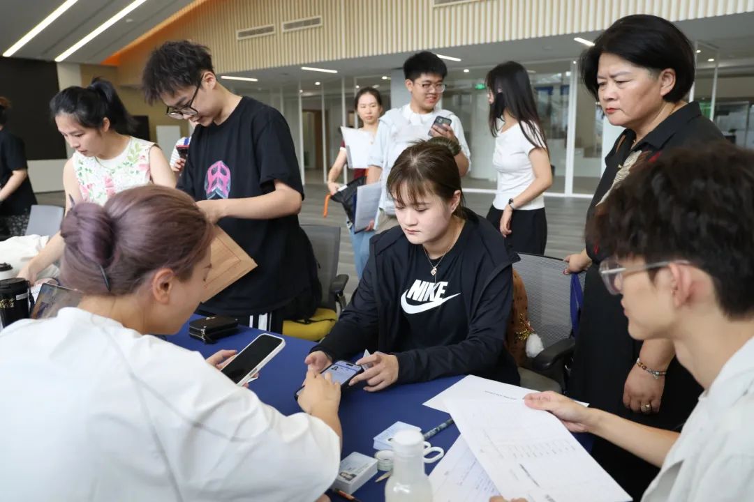 研究生报到11