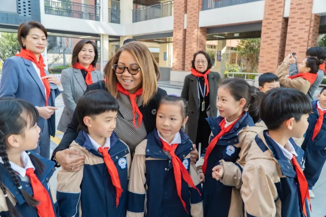 美国肯恩大学高级副校长Sancha Gray博士一行到访市府路小学南校区，共谋教育创新发展